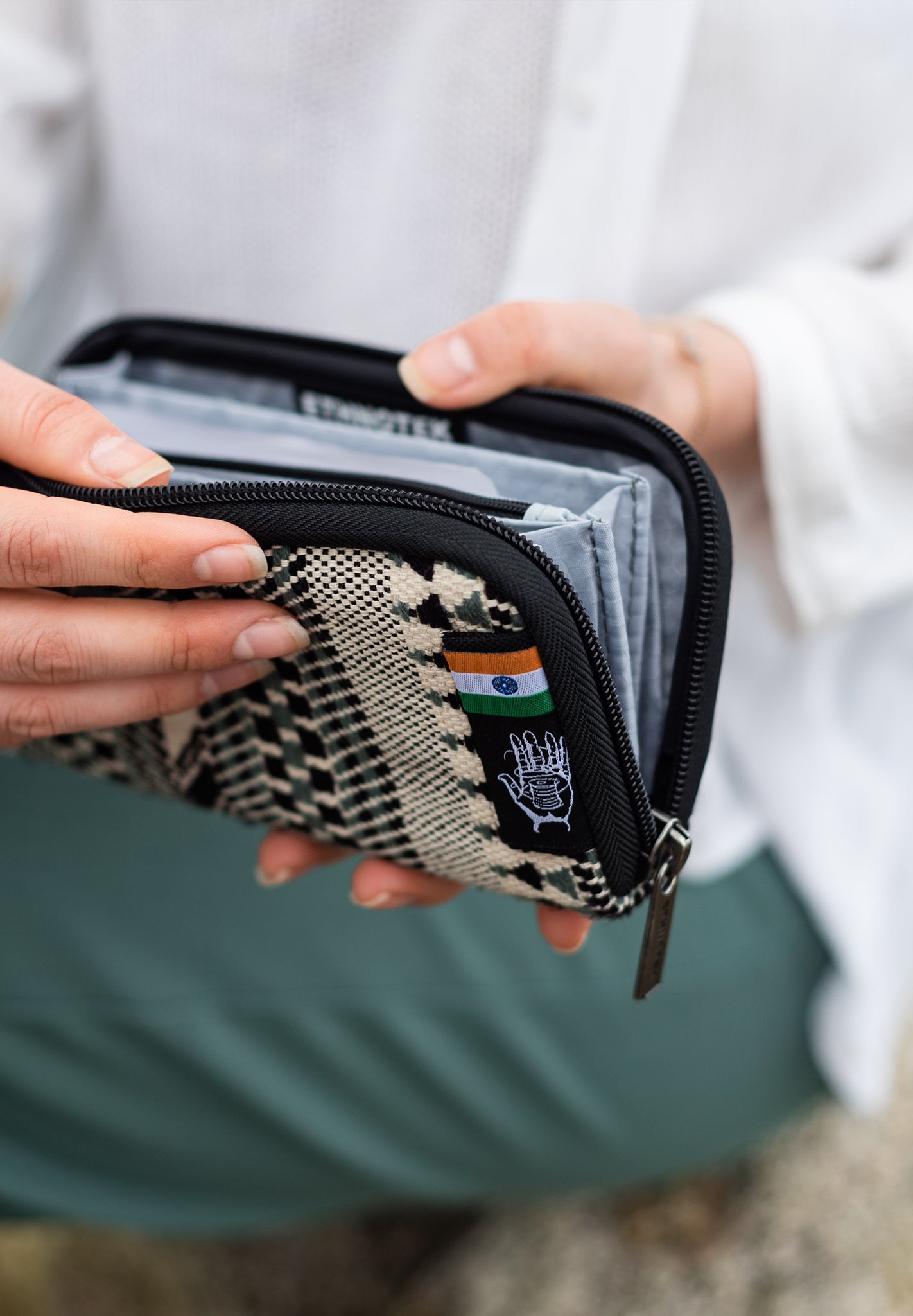 ETHNOTEK - Chiburi Accordion Wallet - BACKYARD